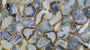 Agate Rubane With Gold Inlay